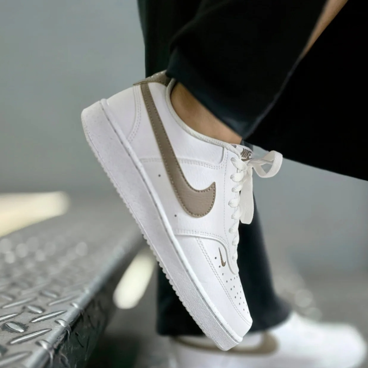 Alternative view of Giày Nike Court Vision Low ‘White Mink Brown’ FV9952-103