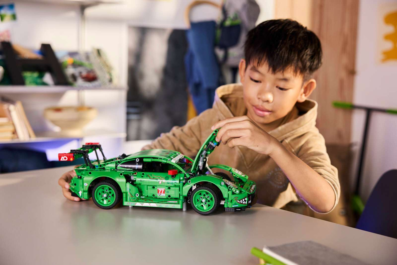 Alternative view of Mô Hình Lego Porsche 911 GT3 Technic 42224