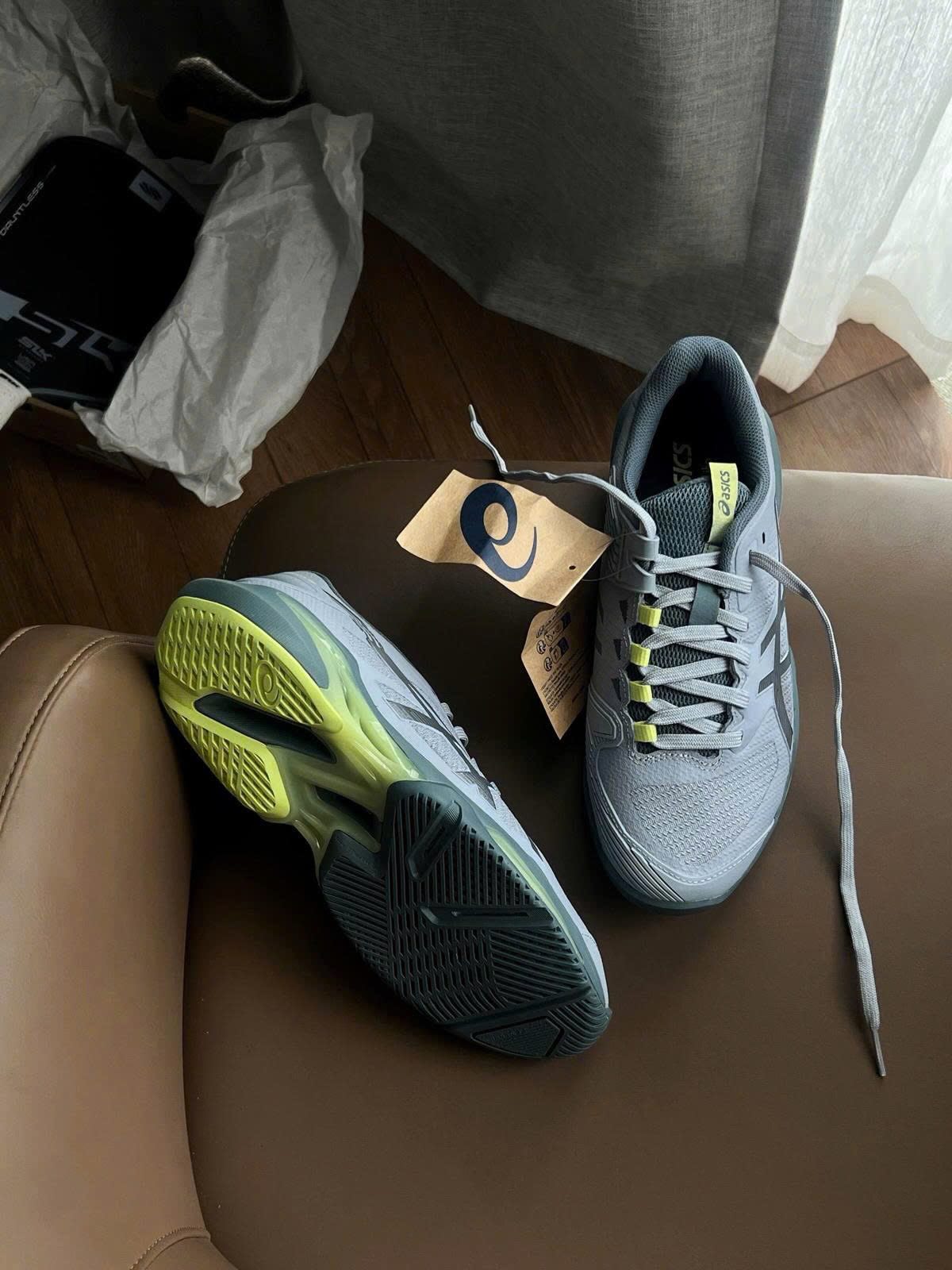 Hinh anh 2: Giay tennis Asics Solution Speed FF4, sieu nhe, ho tro toc do va linh hoat.