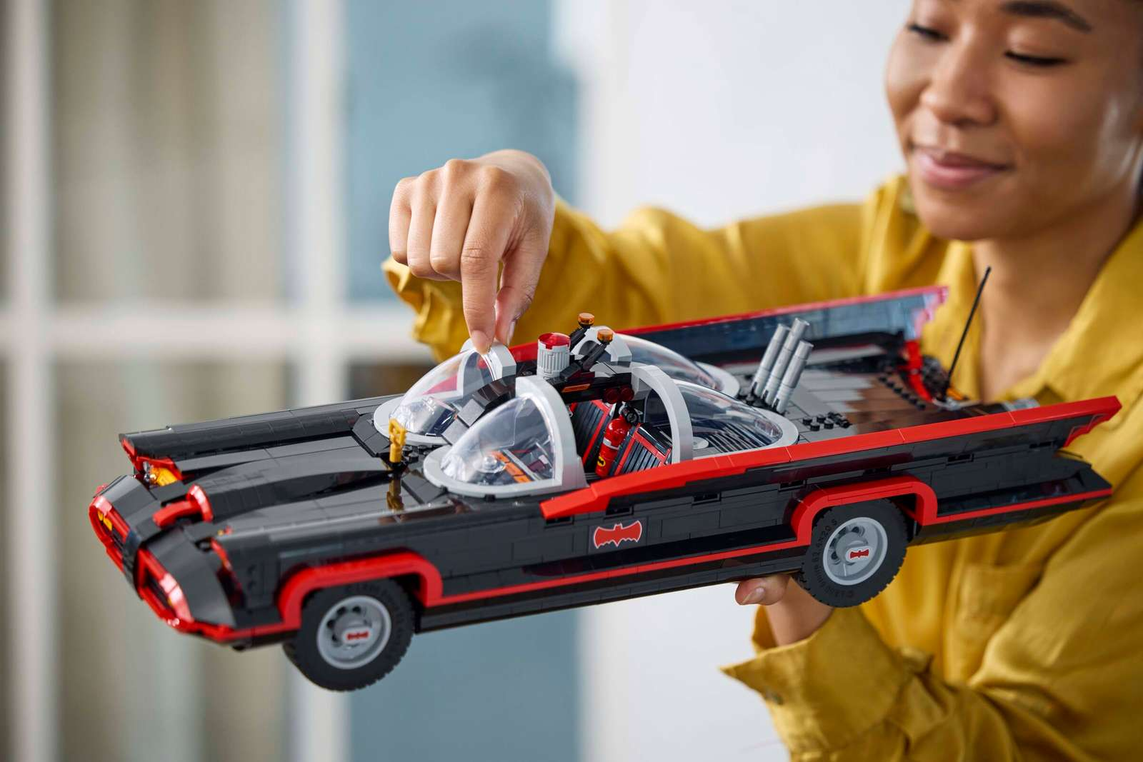 Alternative view of Mô Hình Lego Batman™: The Classic TV Series Batmobile™ 76328