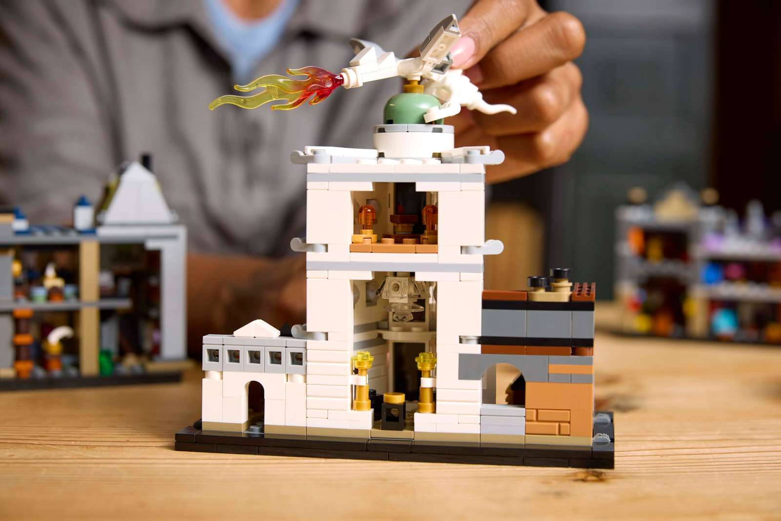 Alternative view of Mô Hình Lego Harry Potter Diagon Alley Wizarding 76444
