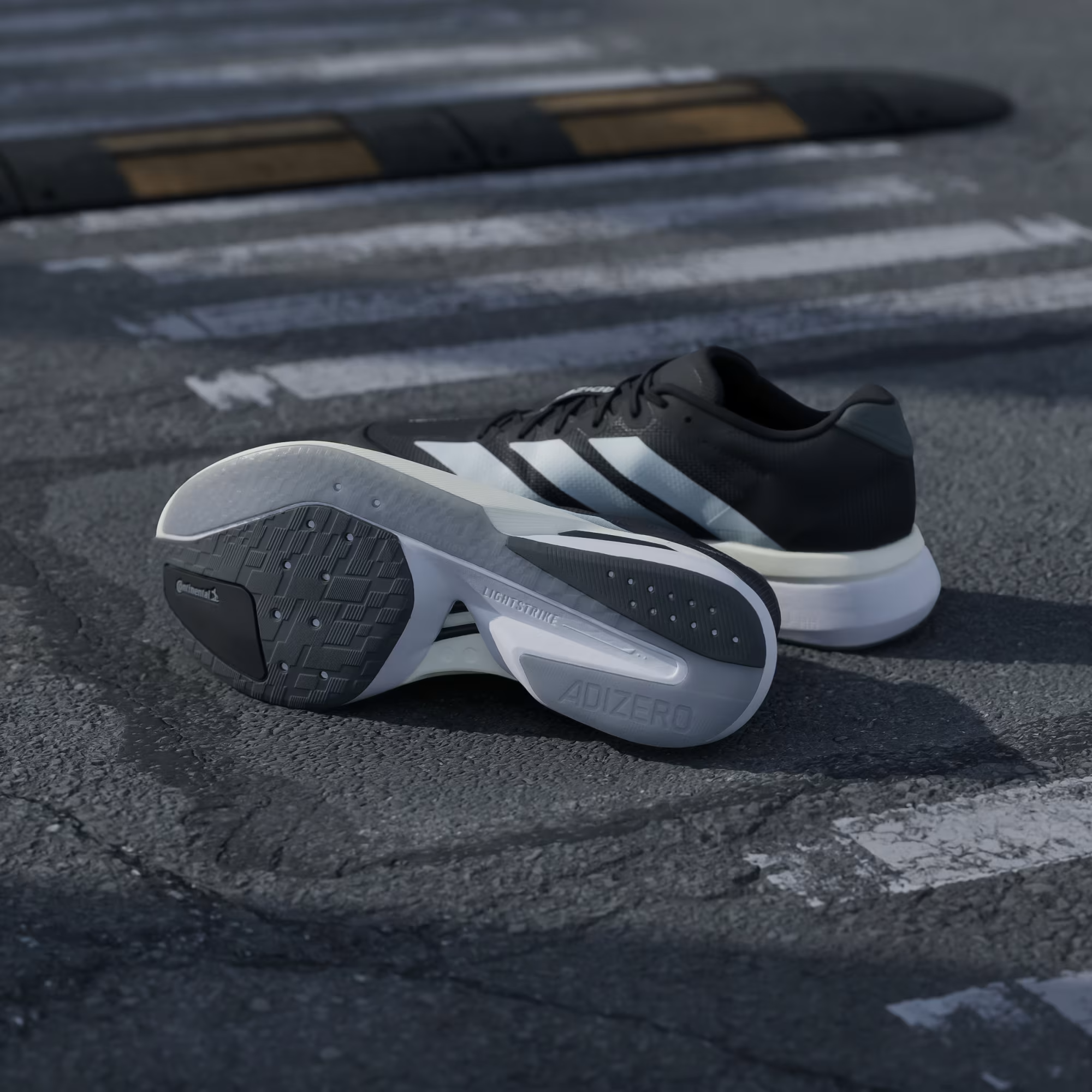 Alternative view of Giày Adidas Adizero Boston 13 'Core Black' JS4938