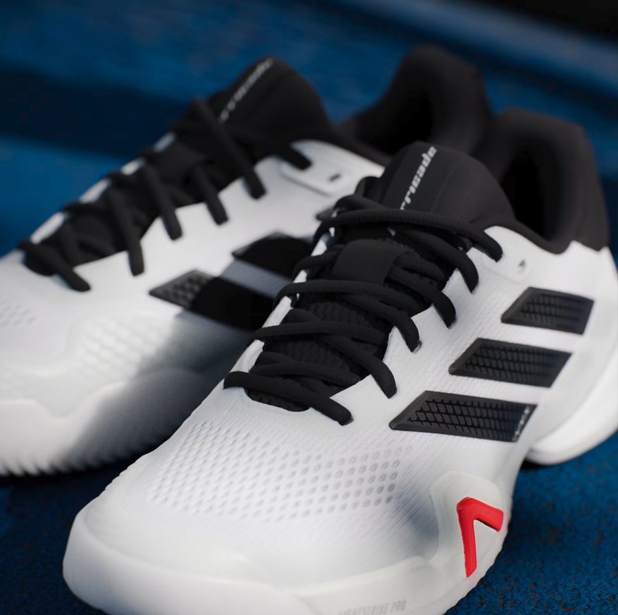Hinh anh 2: Giay tennis Adidas Barricade 14 the he moi voi thiet ke hien dai va cong nghe tien tien.