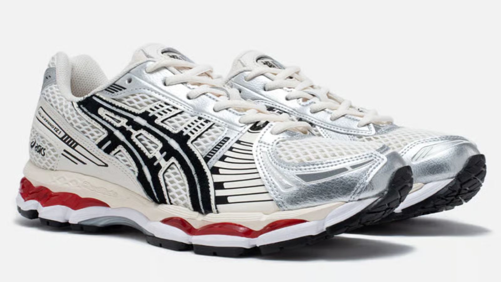 Hinh anh 1: ASICS Gel-Kayano 12.1 The Spark voi phoi mau Cream/Black-Red, thiet ke lay cam hung tu que diem