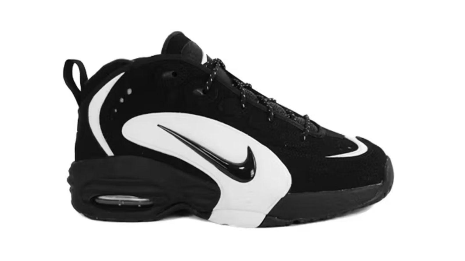 Hinh anh 10: Michael Jordan mang Air Jordan 11 Space Jam trong phim Space Jam