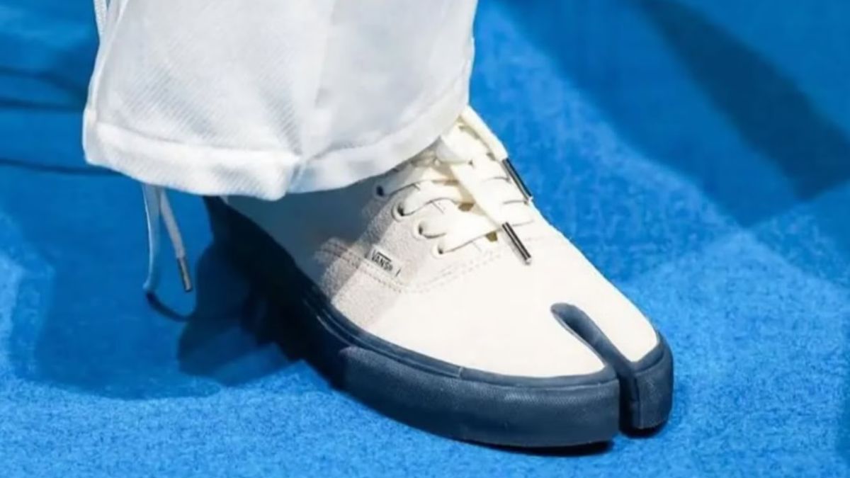 Giay Tabi - xu huong sneaker moi voi thiet ke tach ngon doc dao