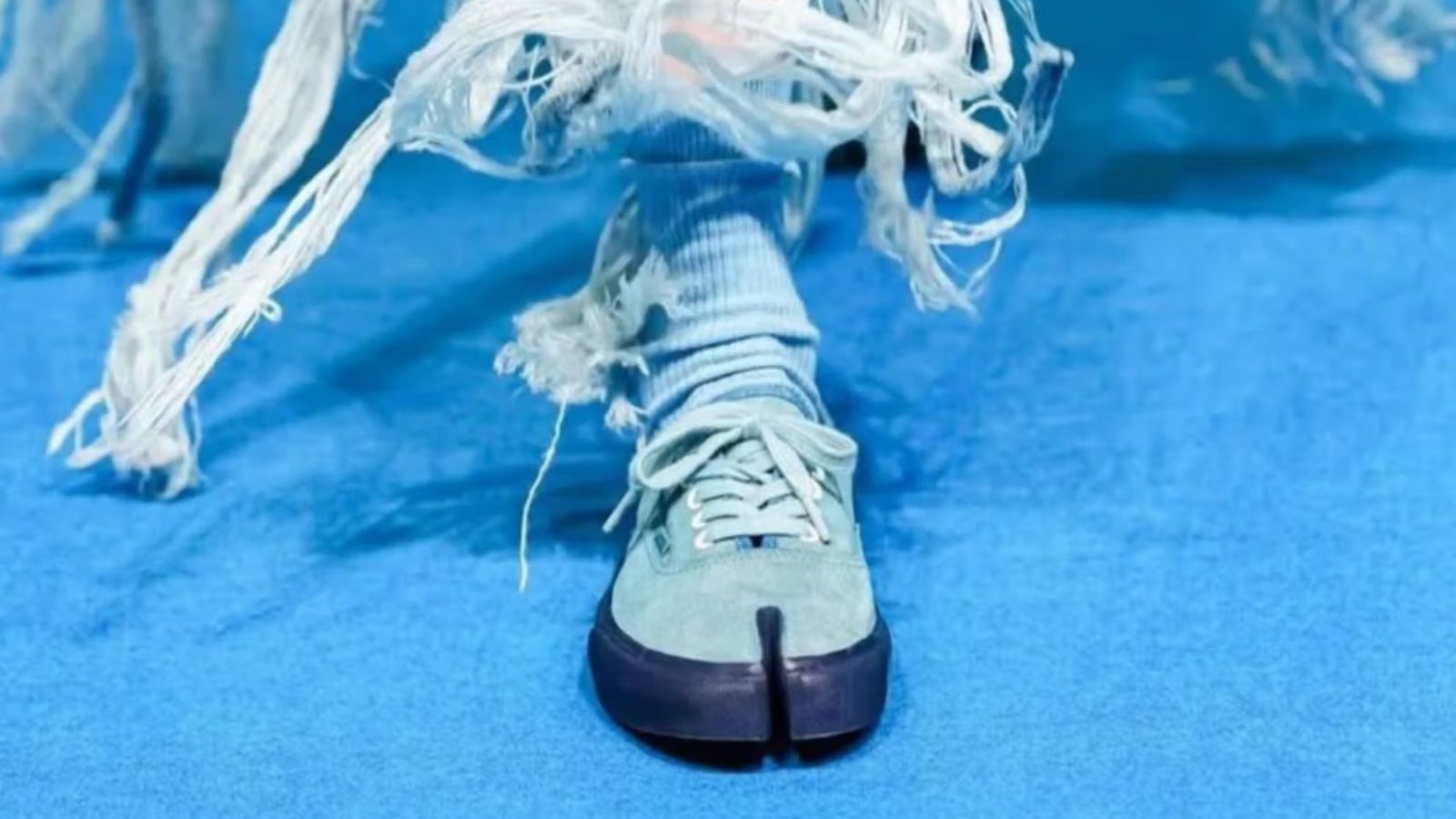 Hinh anh 6: Giay Tabi - xu huong sneaker moi voi thiet ke tach ngon doc dao