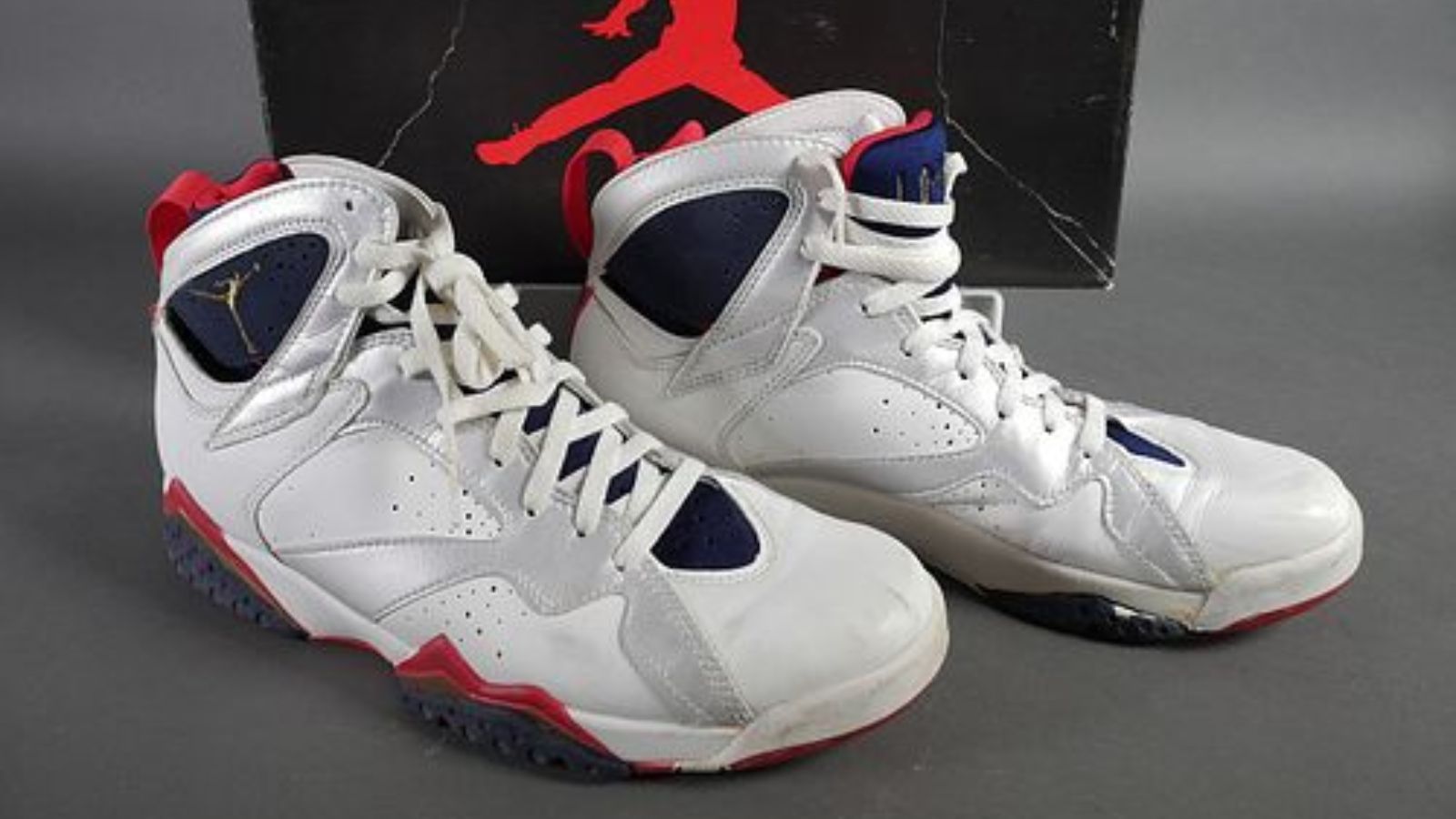 Hinh anh 6: Hinh anh doi giay Air Jordan 7 phoi mau Hare noi bat