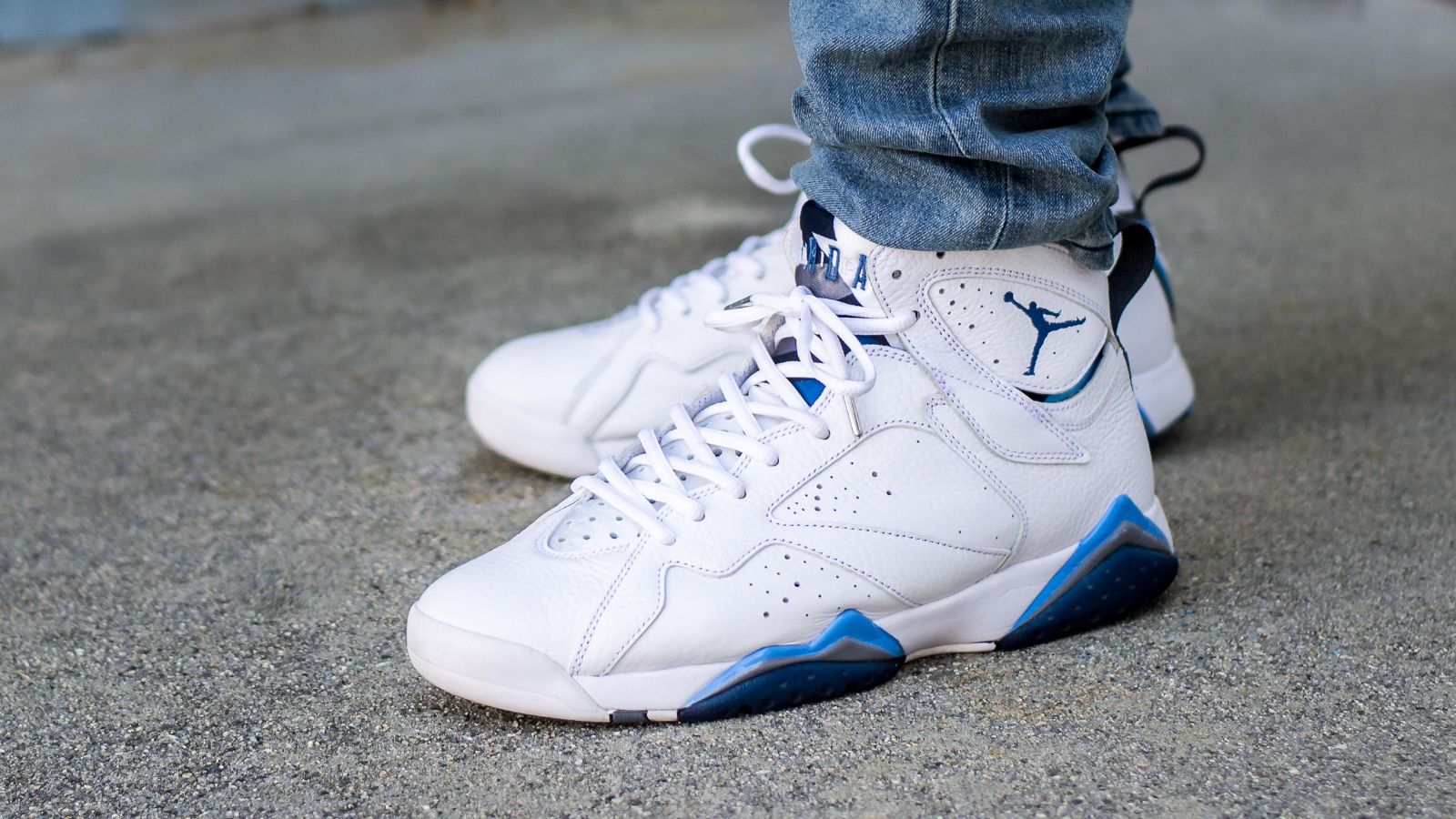 Hinh anh 7: Hinh anh doi giay Air Jordan 7 phoi mau Hare noi bat