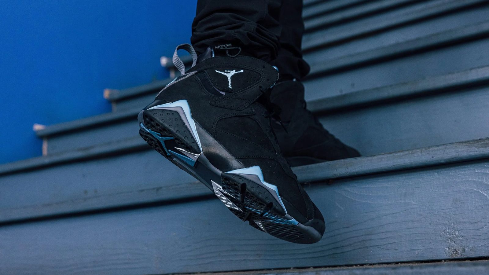 Hinh anh 8: Hinh anh doi giay Air Jordan 7 phoi mau Hare noi bat