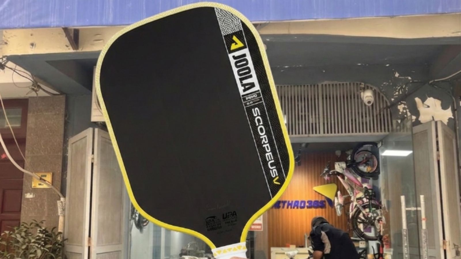 Hinh anh 2: Vot JOOLA Scorpeus Pro V Anna Bright 16mm tren san pickleball
