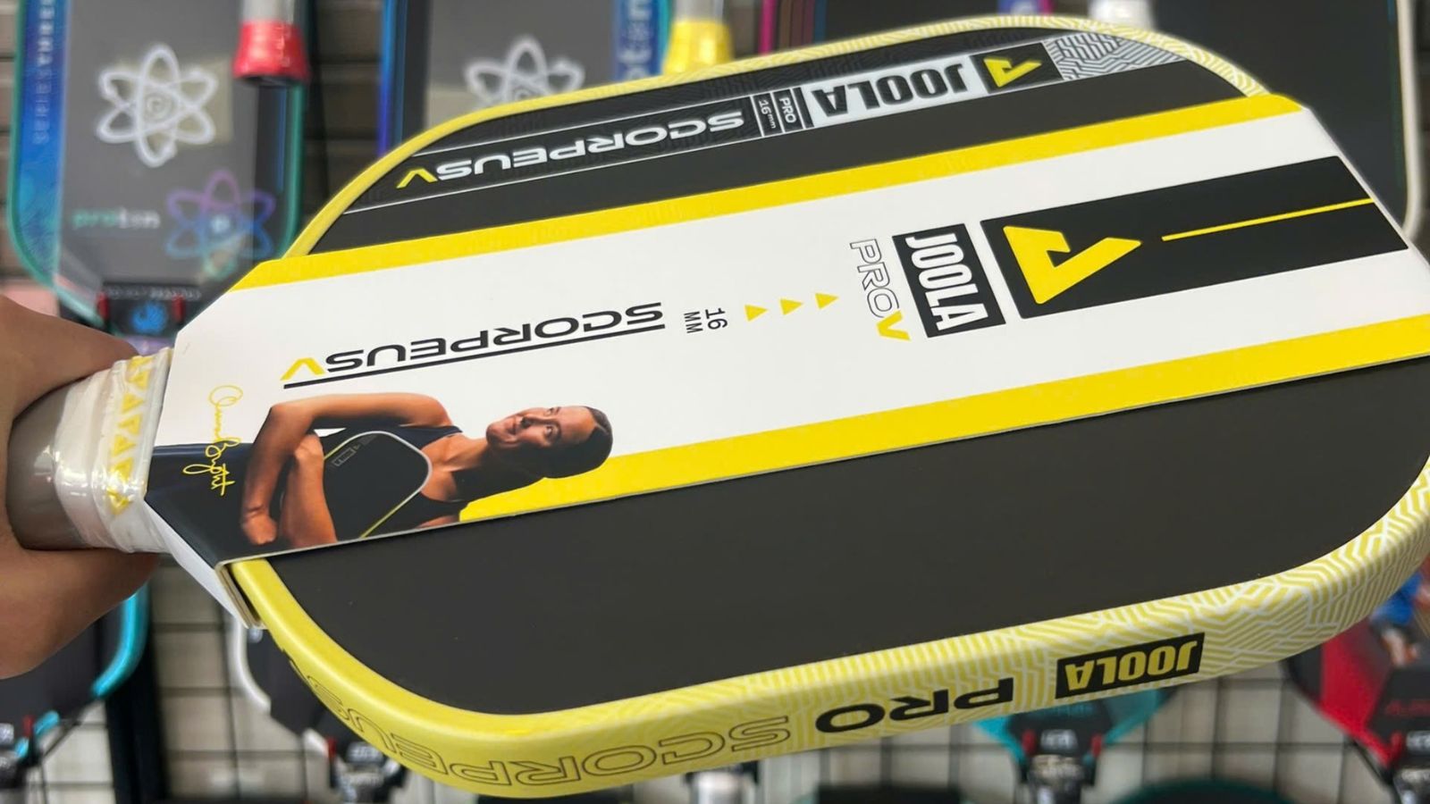 Hinh anh 4: Vot JOOLA Scorpeus Pro V Anna Bright 16mm tren san pickleball