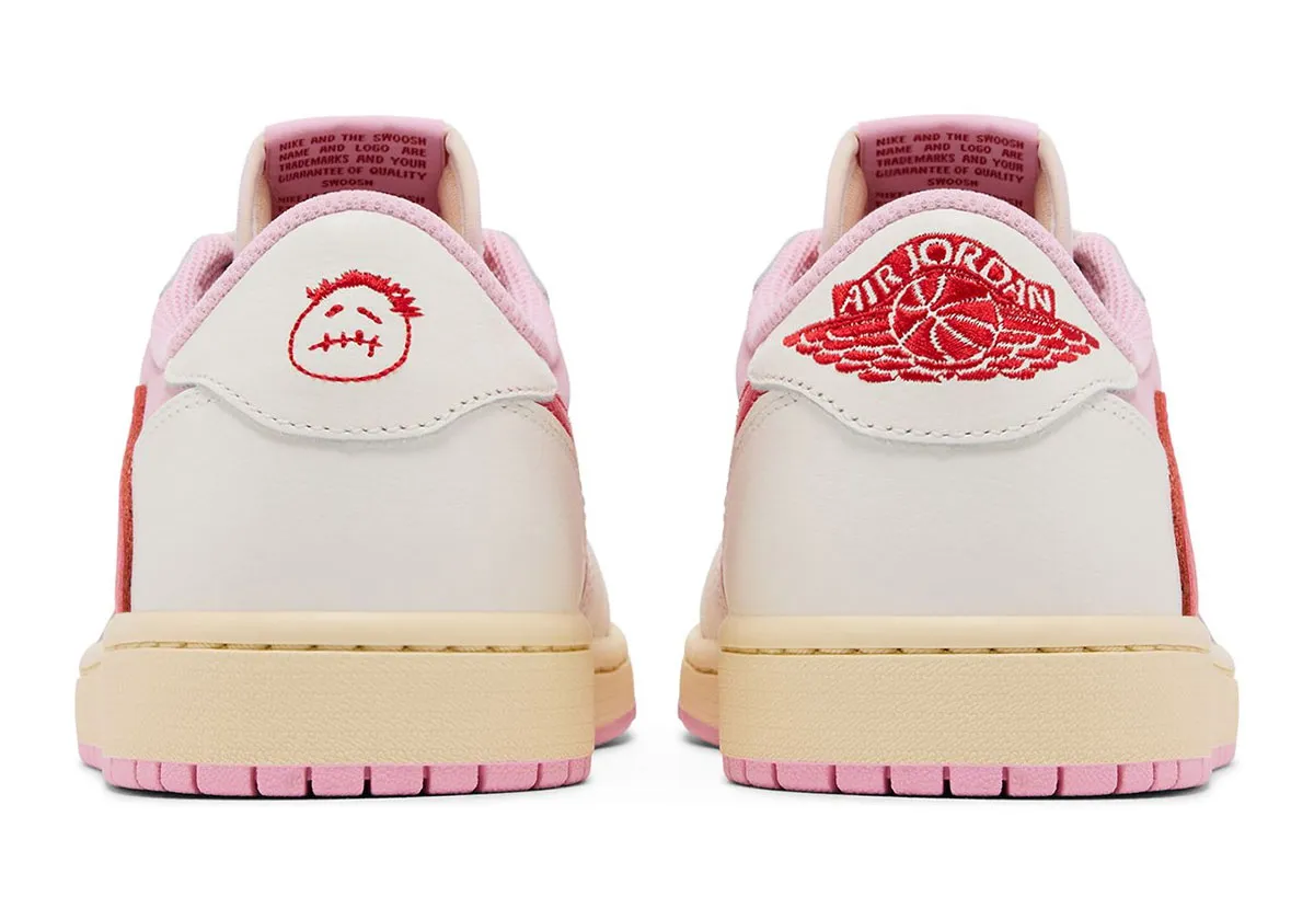Travis Scott x Air Jordan 1 Low OG ra mắt với hai phối màu hồng