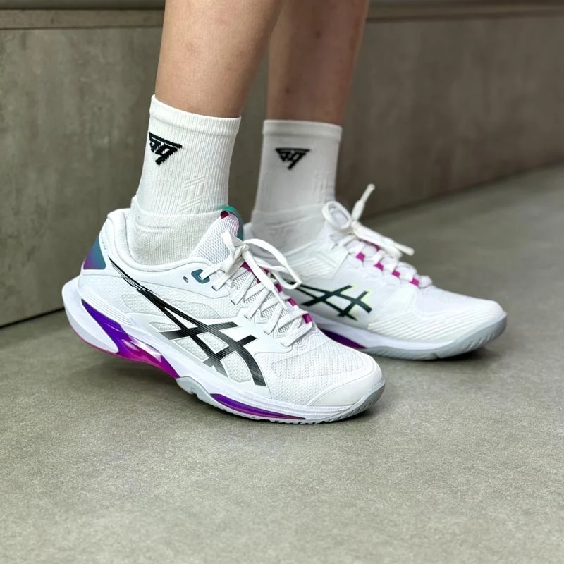 Giay tennis Asics Solution Speed FF4, sieu nhe, ho tro toc do va linh hoat.