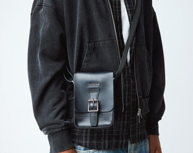 Alternative view of Túi Dr. Martens Leather Shoulder Bag 'Black' AD055001