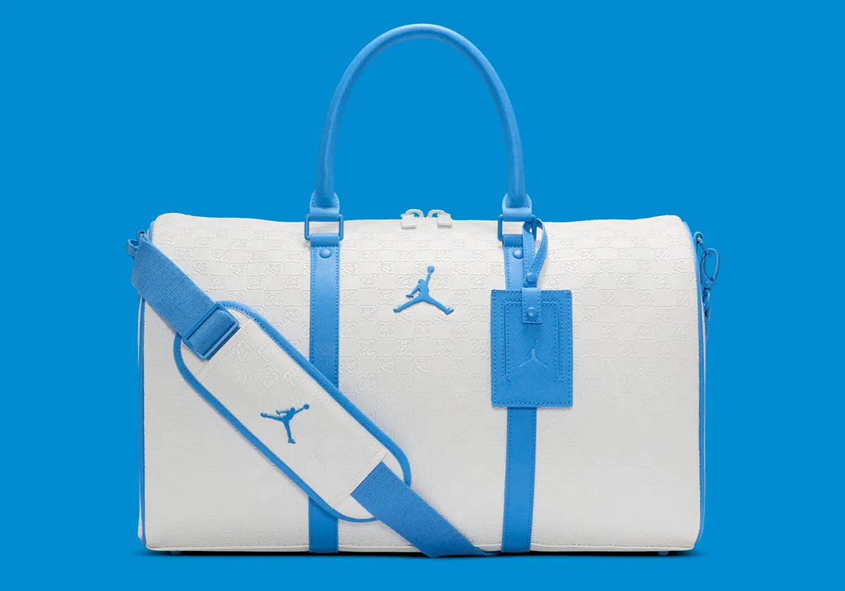 Alternative view of Túi Nike Air Jordan Monogram Duffle 25L 'White' HV2856-100