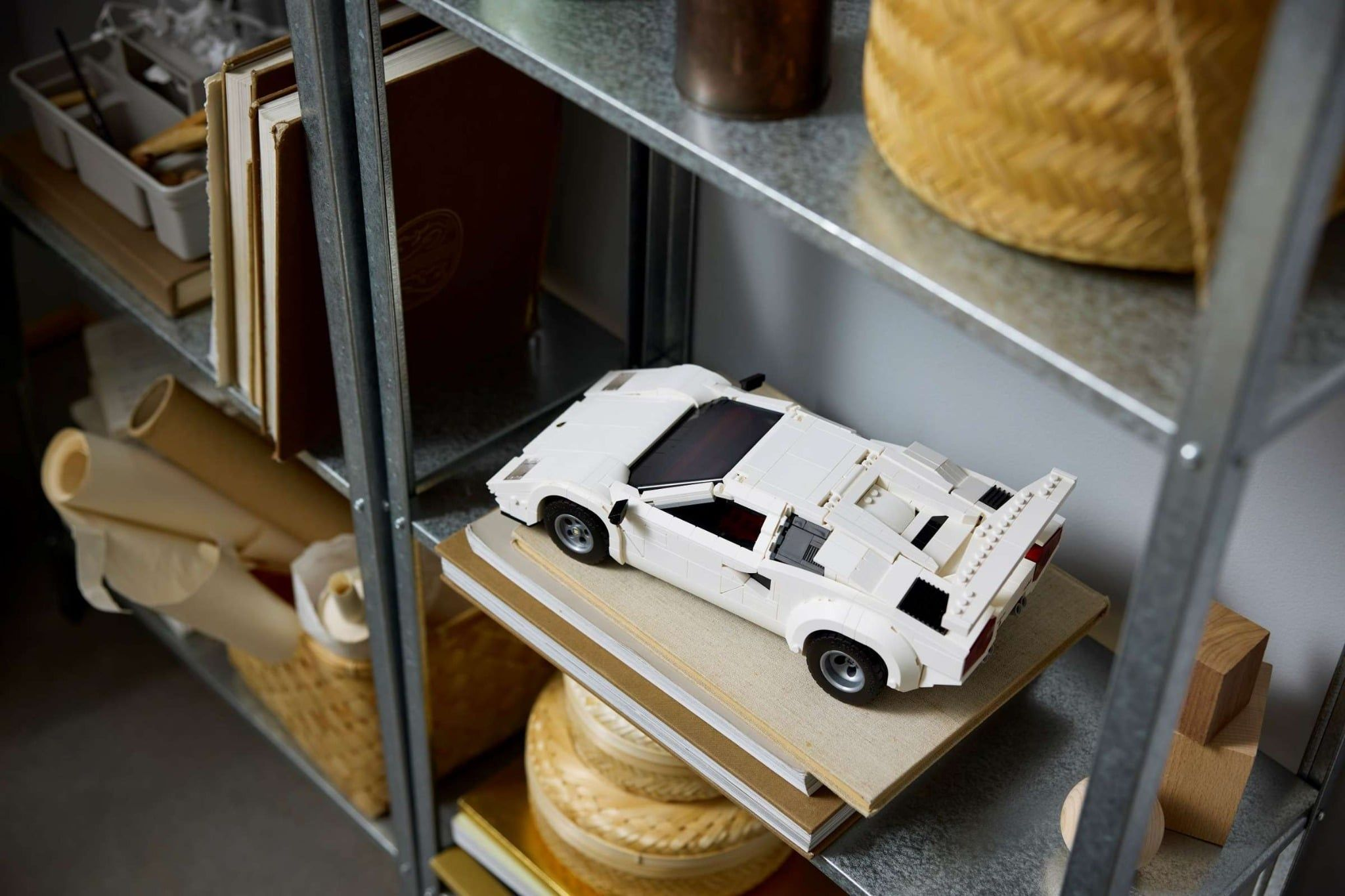 Alternative view of Mô Hình Lego Lamborghini Countach 5000 Quattrovalvole 'White' 10337