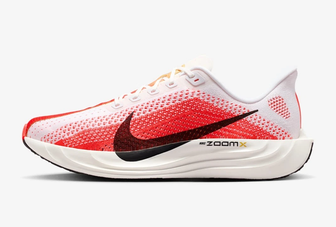 Alternative view of Giày Nike Pegasus Plus 'White Bright Crimson' FQ7262-103