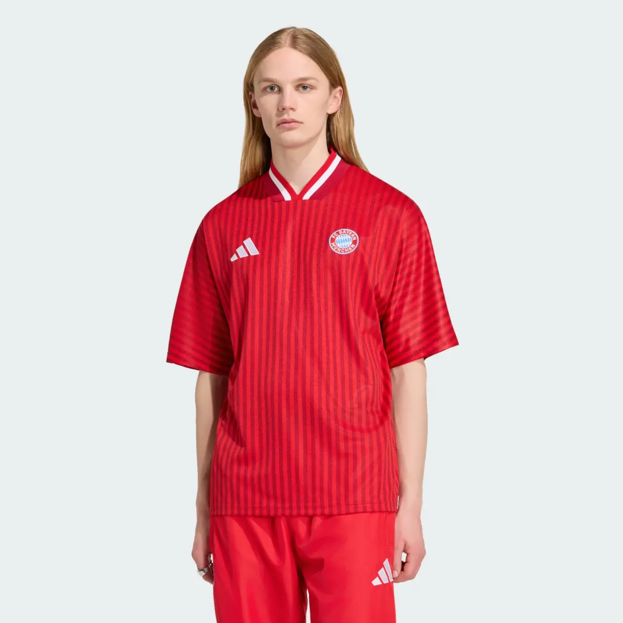 Alternative view of Áo Adidas FC Bayern Muenchen Stadium 'Red' KG2243