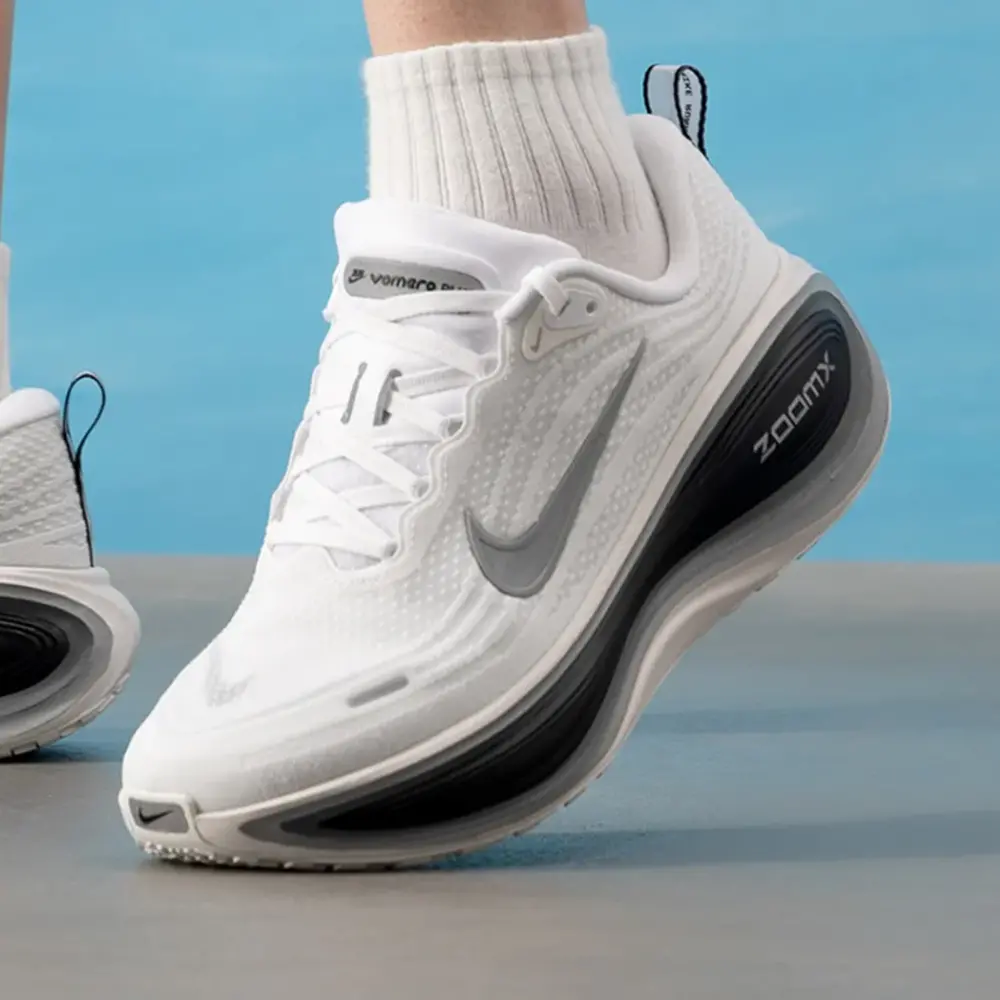 Alternative view of Giày Nike Vomero Plus 'White Black Cool Grey' II7181-102