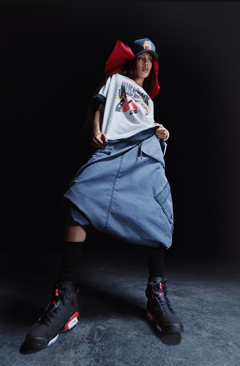 Hinh anh 5: Air Jordan 6 Infrared Salesman 2026, mau giay huyen thoai voi thiet ke co dien va sac do noi bat.