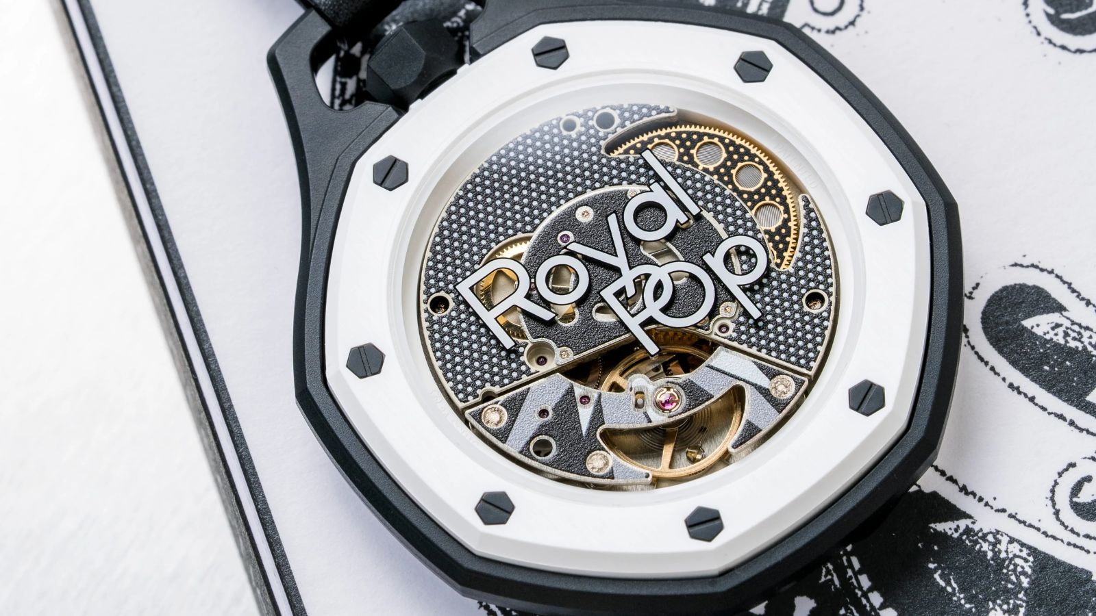 Hinh anh 9: Dong ho Audemars Piguet x Swatch Royal Pop voi thiet ke mau sac