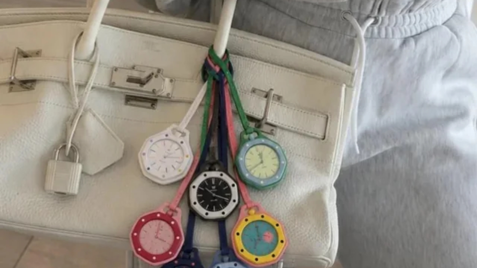 Hinh anh 5: Bo suu tap dong ho Audemars Piguet x Swatch Royal Pop