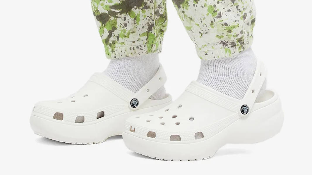 Alternative view of Dép Crocs Classic Platform Clog 'White' 206750-100