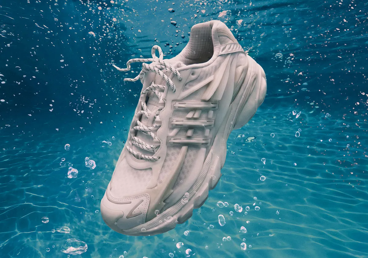 adidas Jellyfish Triple White cua Pharrell Williams voi thiet ke toi gian