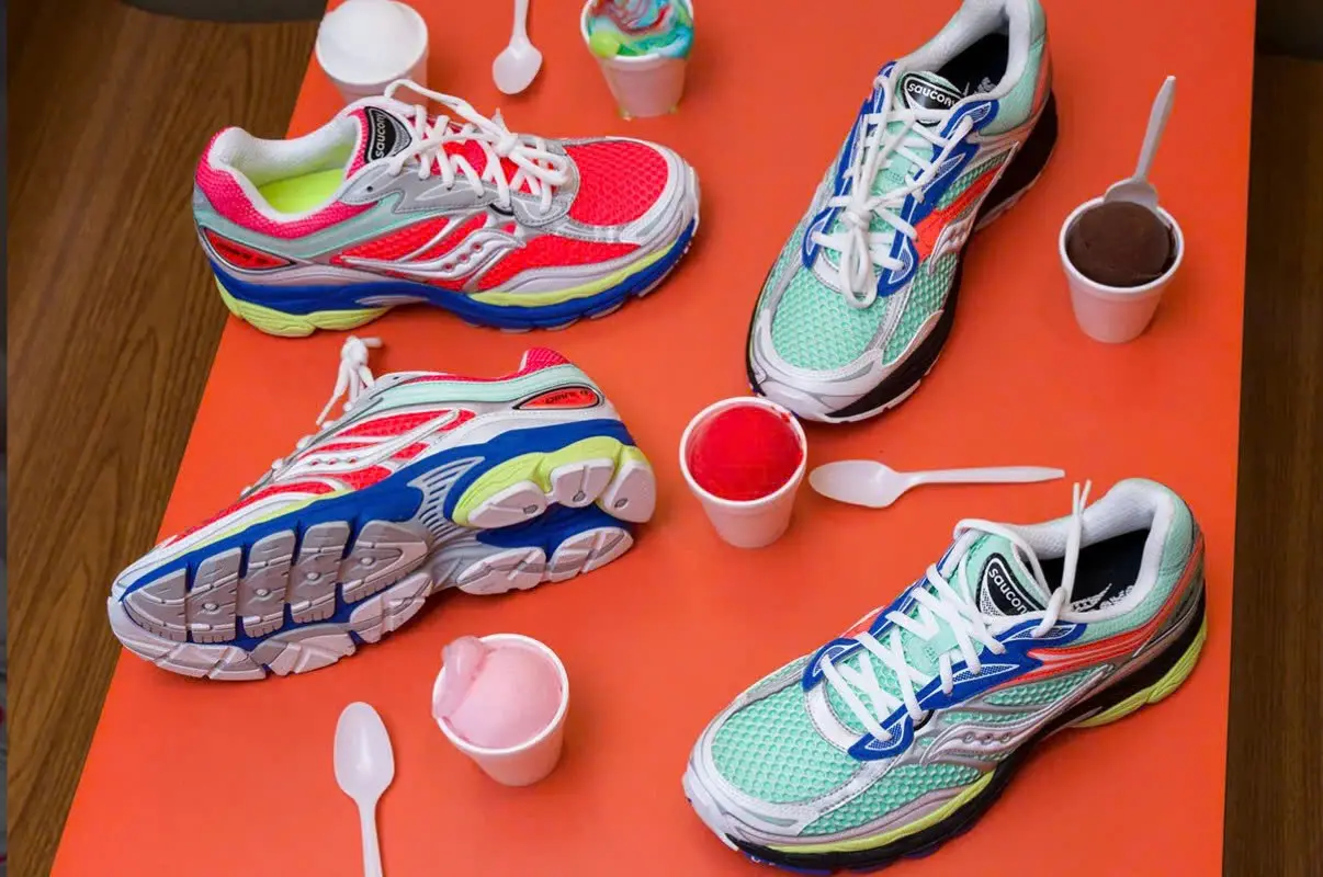 Saucony Progrid Omni 9 “Water Ice” Pack voi hai phoi mau Vizi Red va Mint