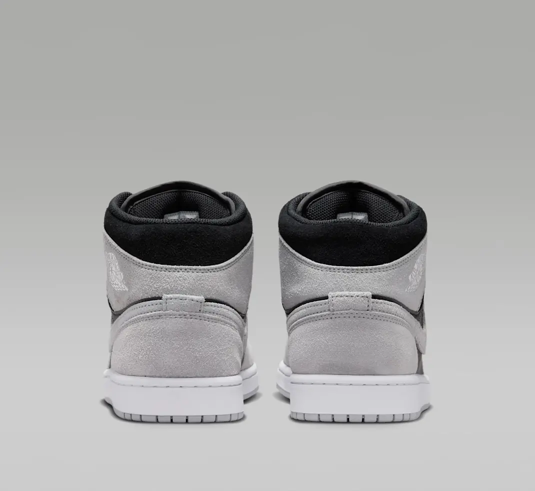 Alternative view of Giày Nike Air Jordan 1 Mid 'Light Smoke Grey Black' DQ8426-008