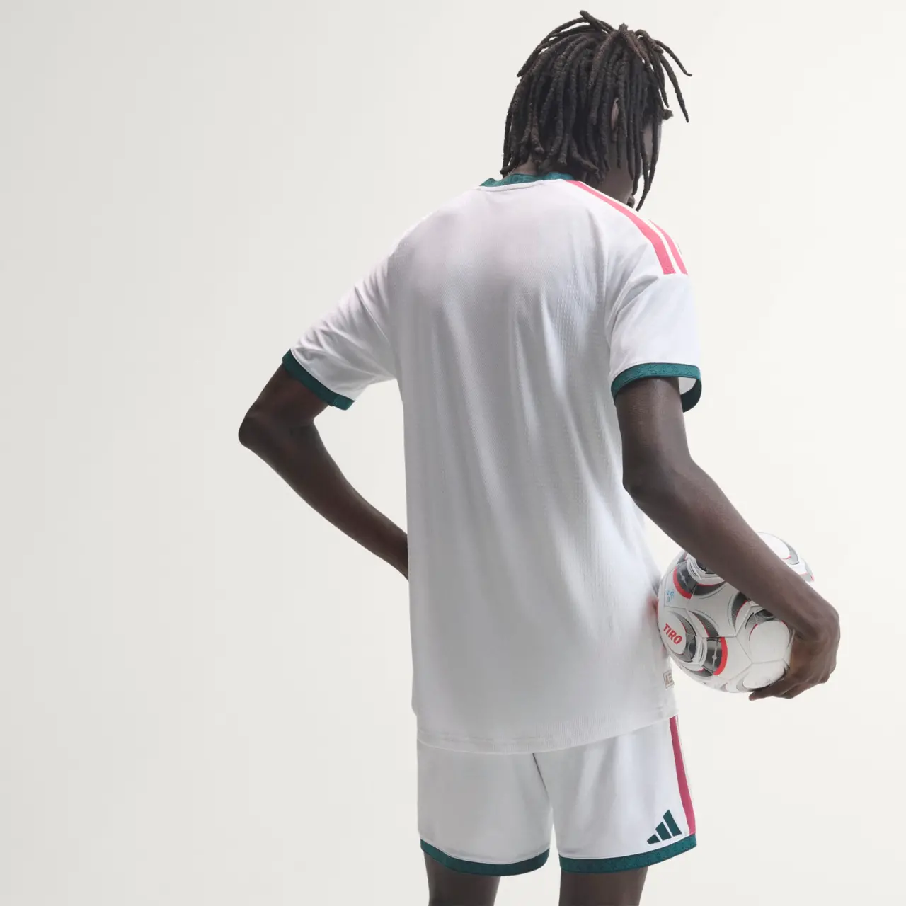 Alternative view of Áo Adidas Real Madrid 26/27 'White' JZ7218
