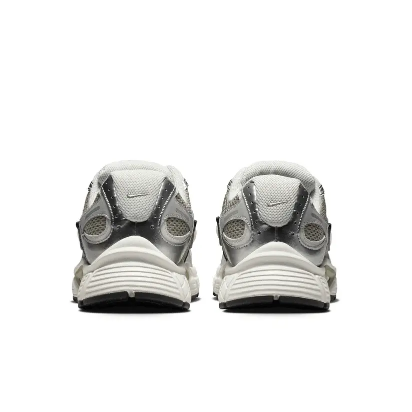 Alternative view of Giày Nike V5 RNR 'Metallic Silver' HQ7901-301