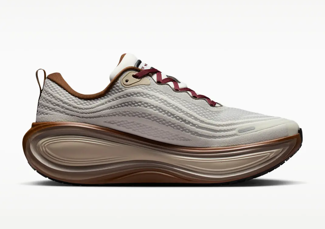 Alternative view of Giày Nike Vomero Plus 'Sail Baroque Brown' IO4482-100