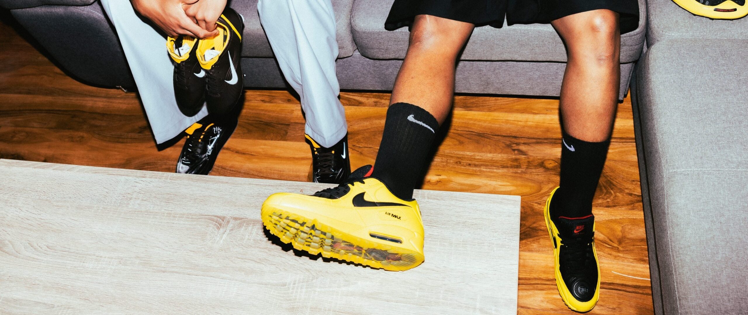 Nike biến tấu 4 biểu tượng bóng đá cho bộ sưu tập Air Max 'Mad 90'