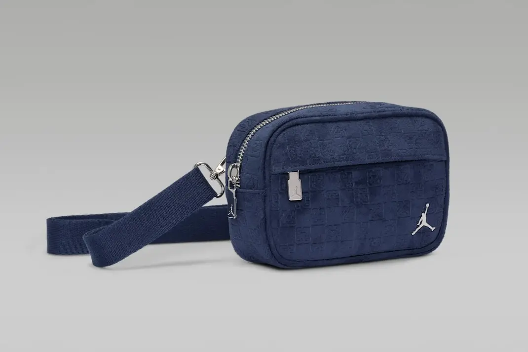 Alternative view of Túi Nike Air Jordan Suede Monogram ‘Midnight Navy’ IQ3210-410