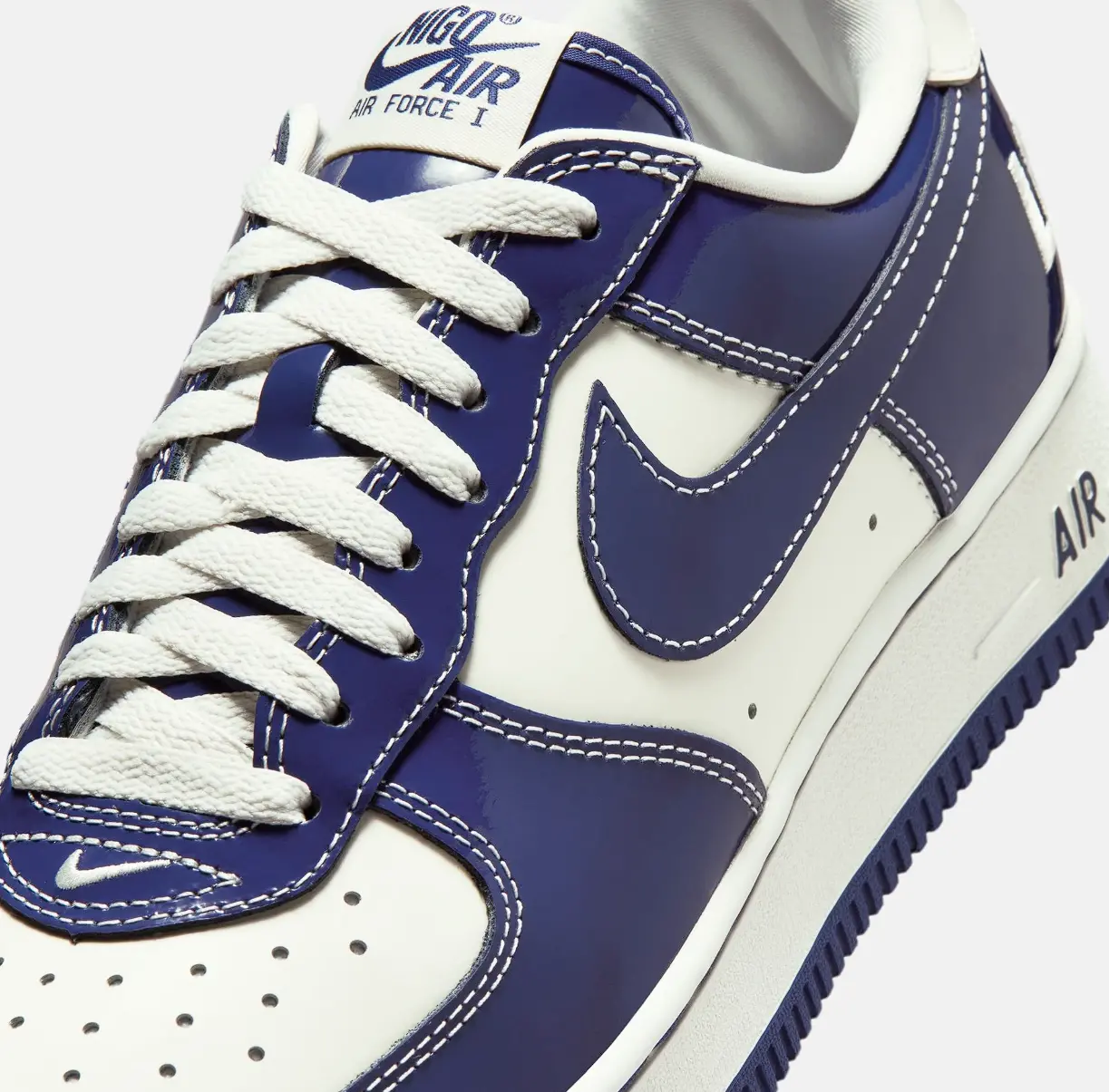 Hinh anh 3: Giay Nike x Nigo Air Force 1 World Tour voi thiet ke doc dao va chat lieu da bong cao cap