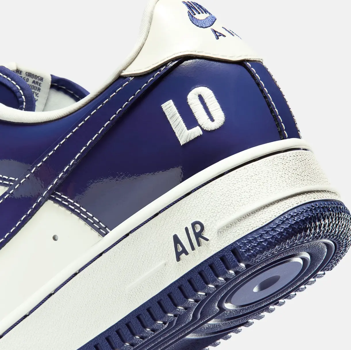 Hinh anh 4: Giay Nike x Nigo Air Force 1 World Tour voi thiet ke doc dao va chat lieu da bong cao cap