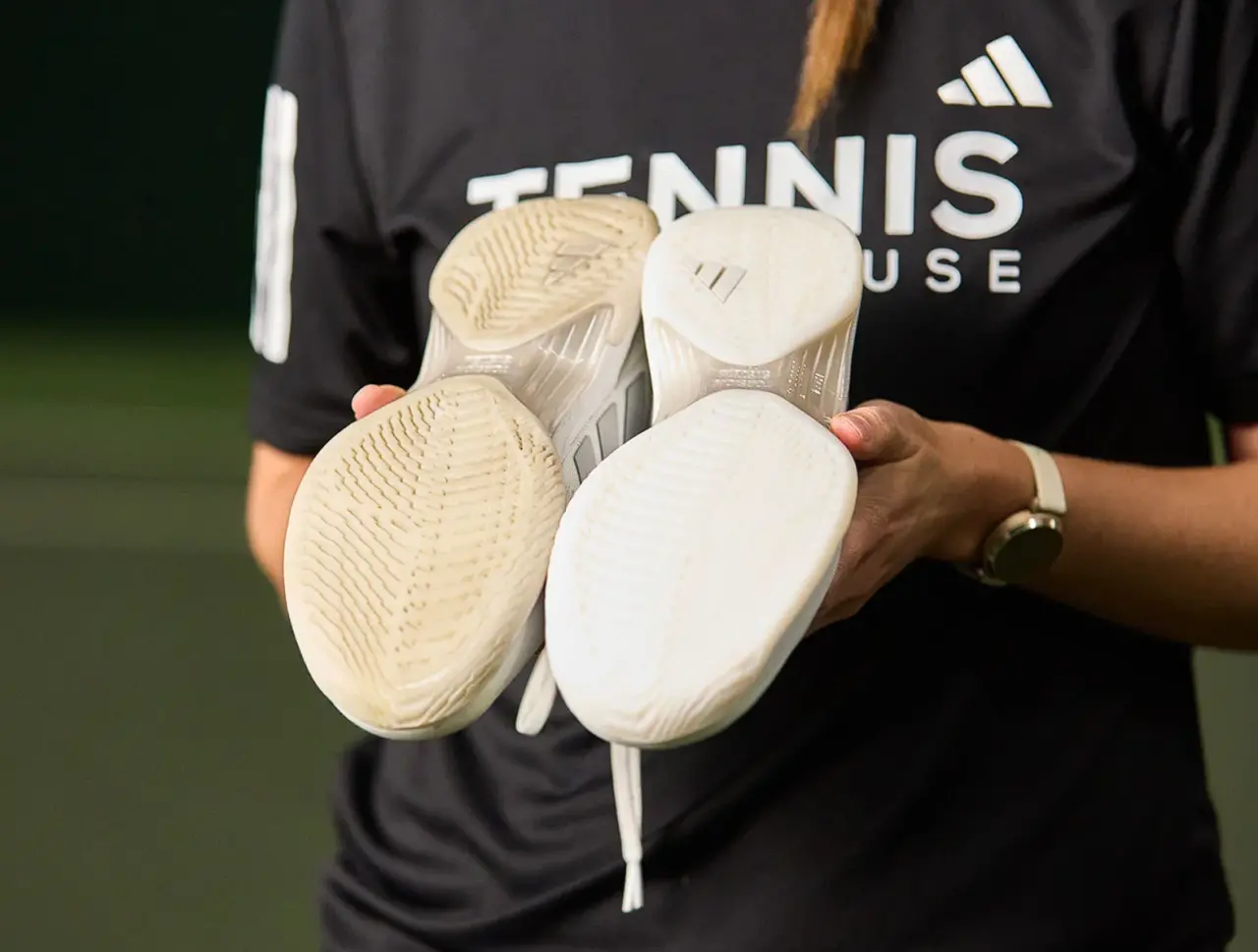 Hinh anh 5: Giay tennis Adidas Avacourt 3 voi thiet ke cho nu, cong nghe dem Bounce Pro va de ngoai Adiwear