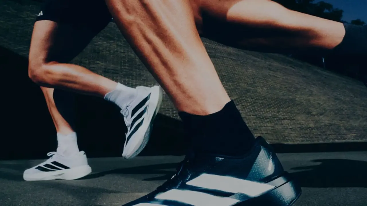 Hinh anh 2: Giay chay bo adidas Adizero voi thiet ke nhe va hieu nang cao