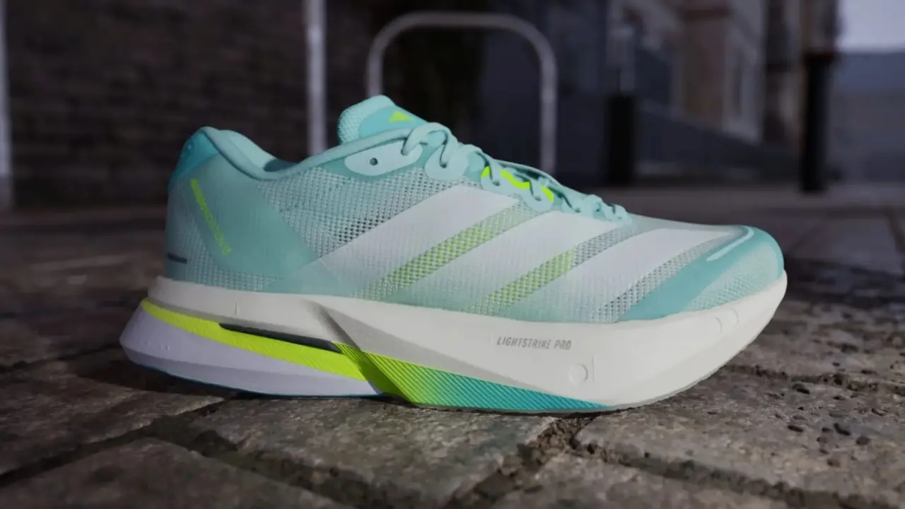 Hinh anh 7: Giay chay bo adidas Adizero voi thiet ke nhe va hieu nang cao