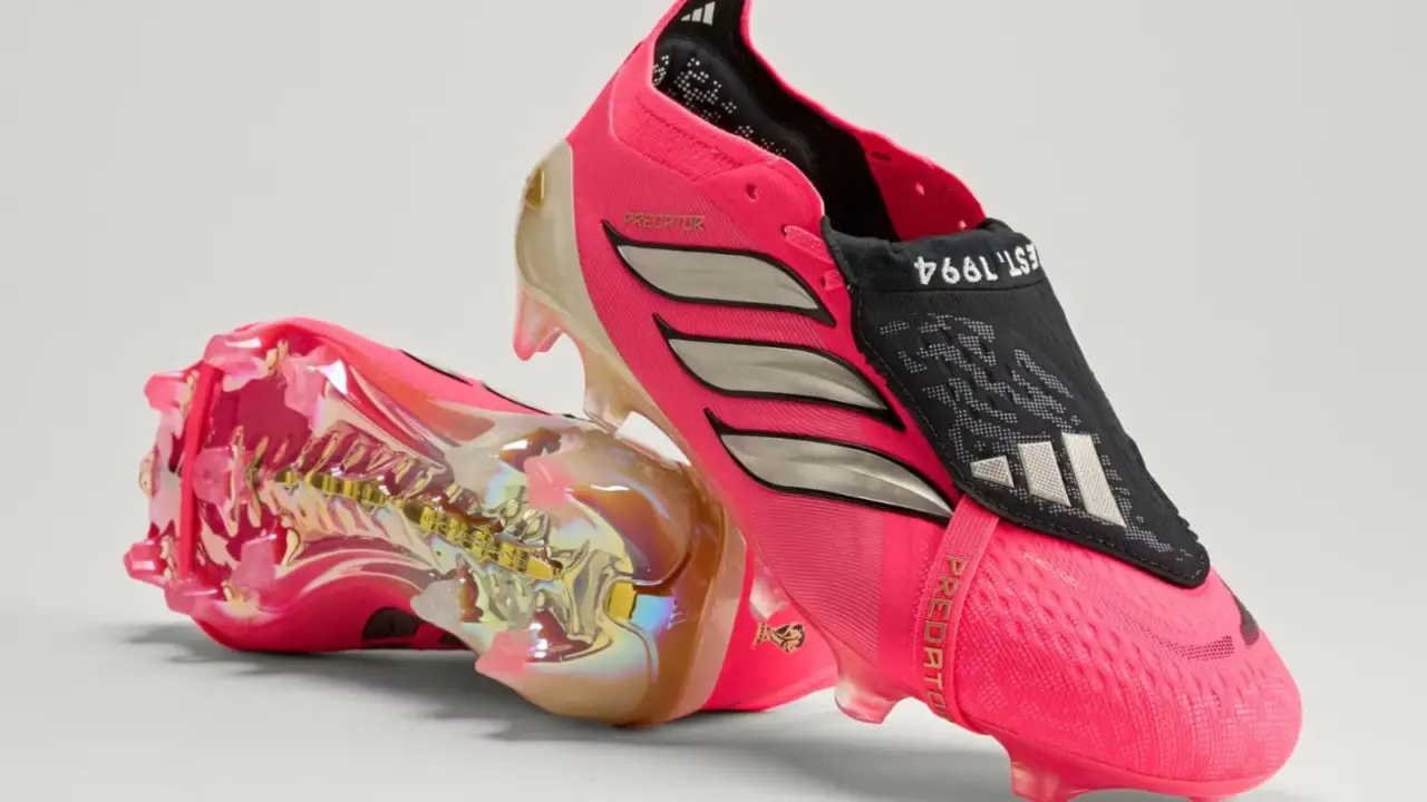 Hinh anh 3: Hinh anh giay bong da noi tieng tu cac thuong hieu hang dau nhu adidas, Nike, New Balance, va PUMA.