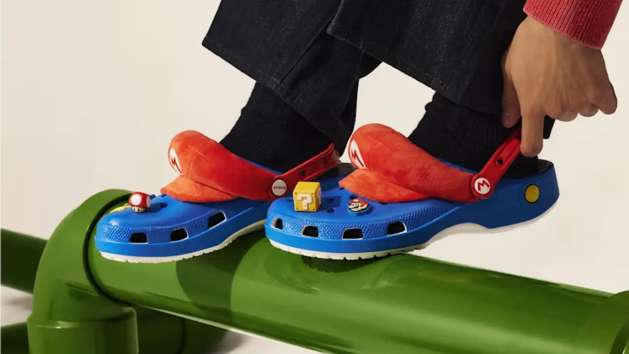 Hinh anh 4: Hinh anh Super Mario x Crocs Classic Clogs voi thiet ke dac trung cua Mario, Yoshi, Princess Peach va Bowser.