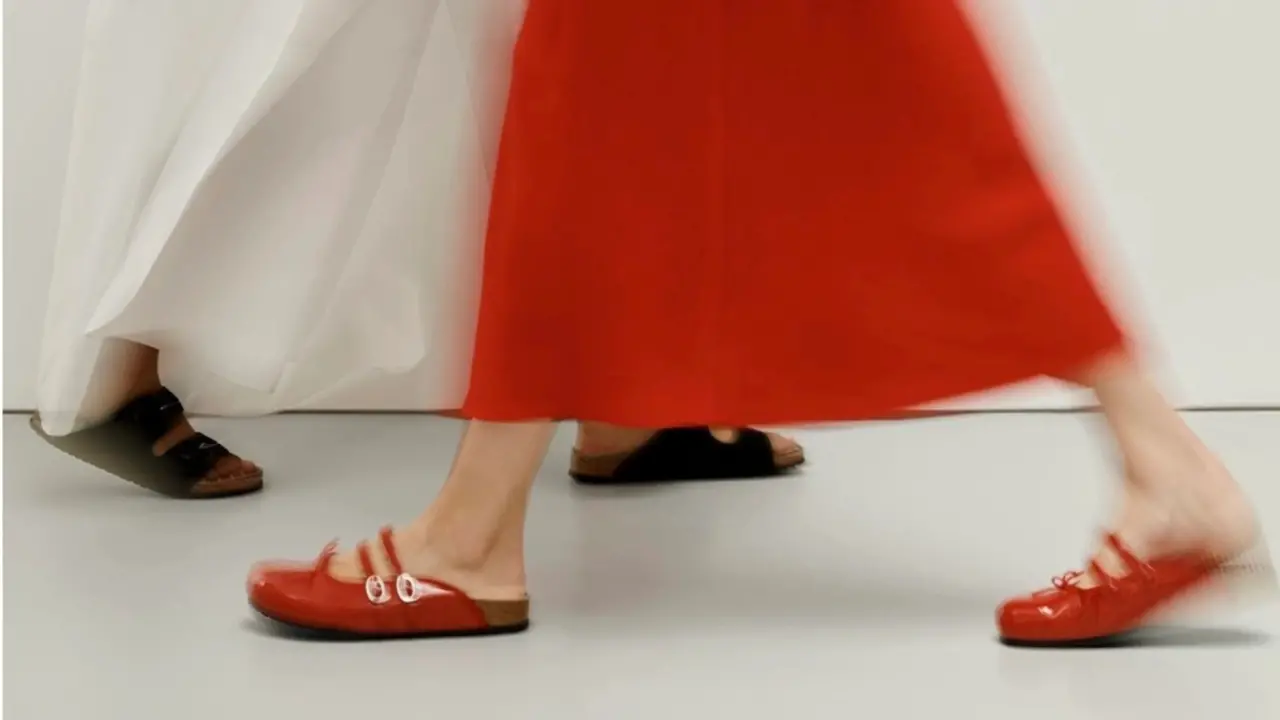 Hinh anh 3: Hinh anh sneaker ballet - su ket hop giua phong cach the thao va ve dep nu tinh.