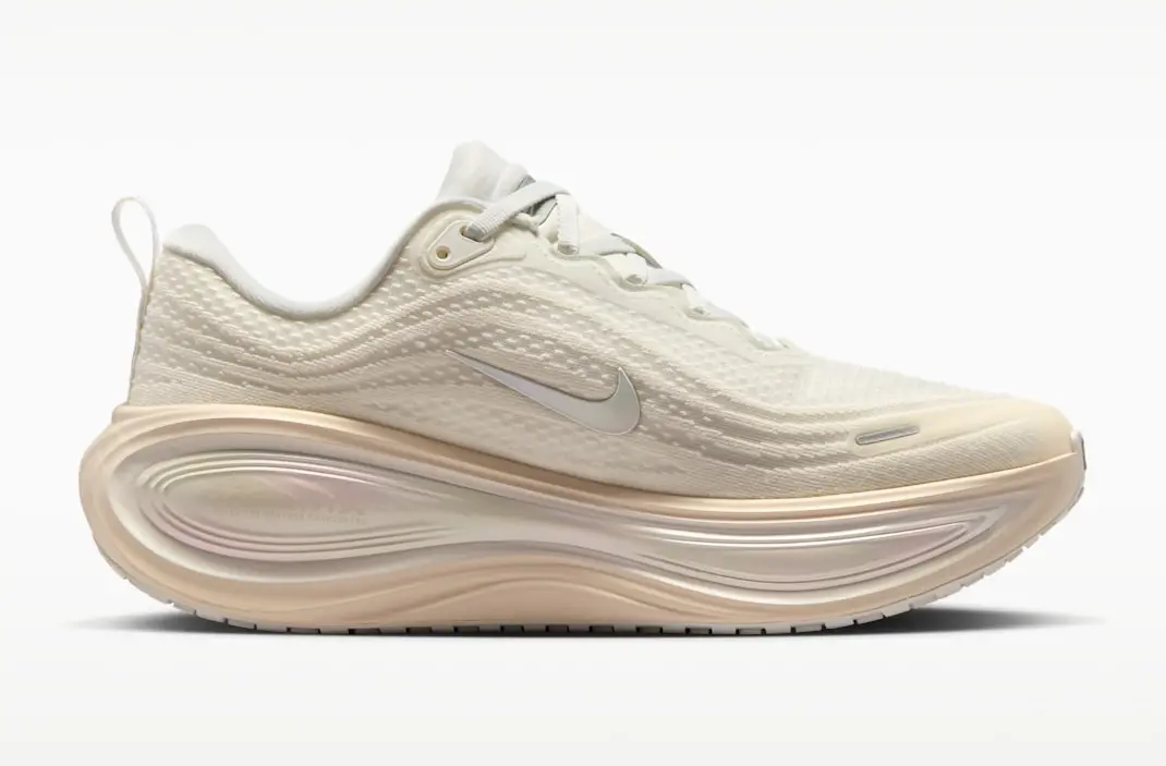 Alternative view of Giày Nike Vomero Plus 'Summit White' IO9916-100