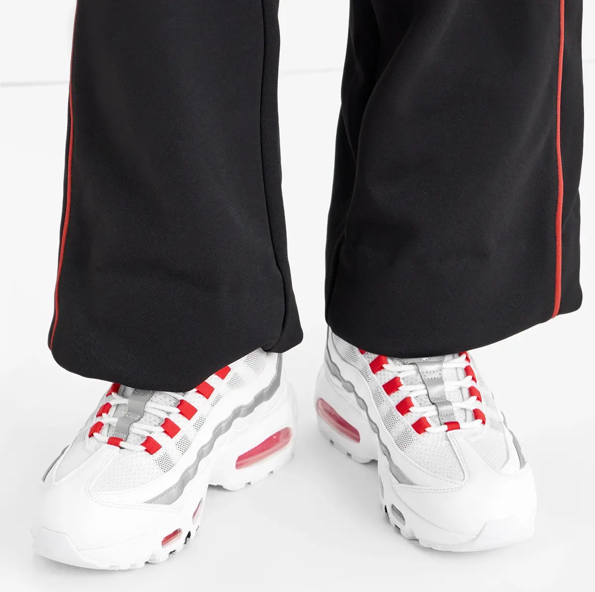 Alternative view of Giày Nike Air Max 95 SE Big Bubble England 'Metallic Silver' IQ0176-100