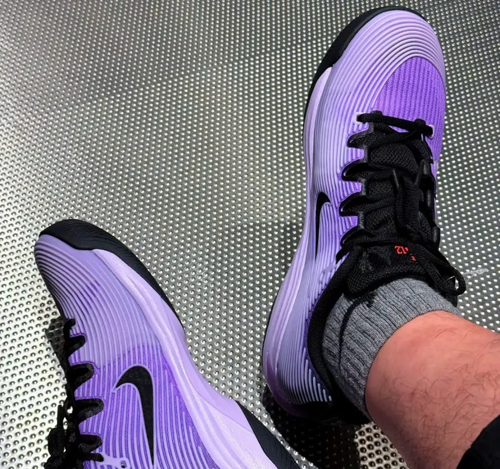 Alternative view of Giày Nike Vapor 12 HC 'Bright Violet' IB2534-500