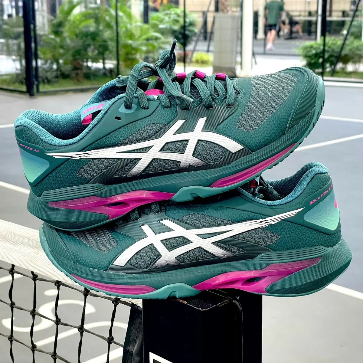 Đánh giá chi tiết giày tennis ASICS Solution Speed FF 4 siêu tốc độ