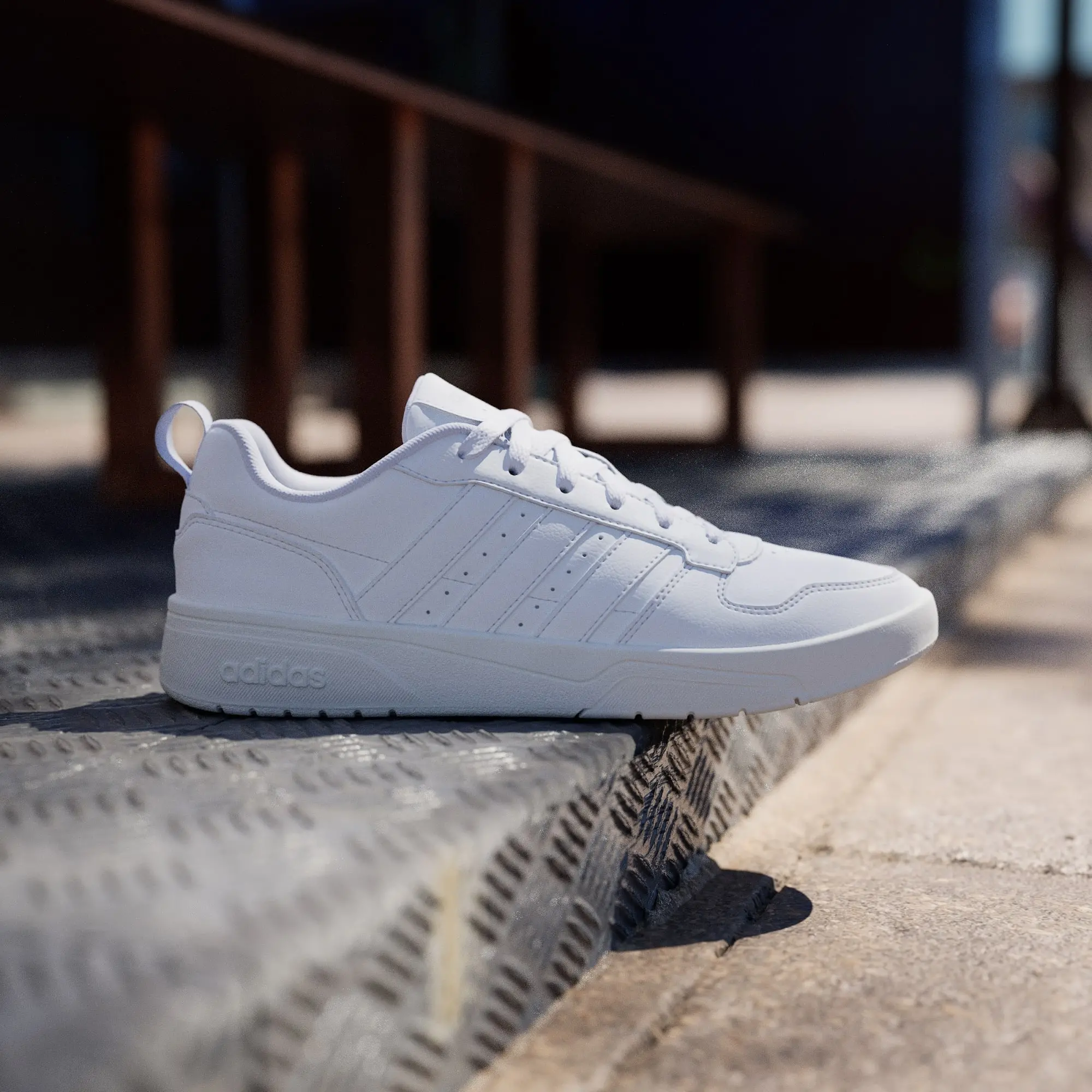 Alternative view of Giày Adidas Courtwave ‘Cloud White’ KI9115