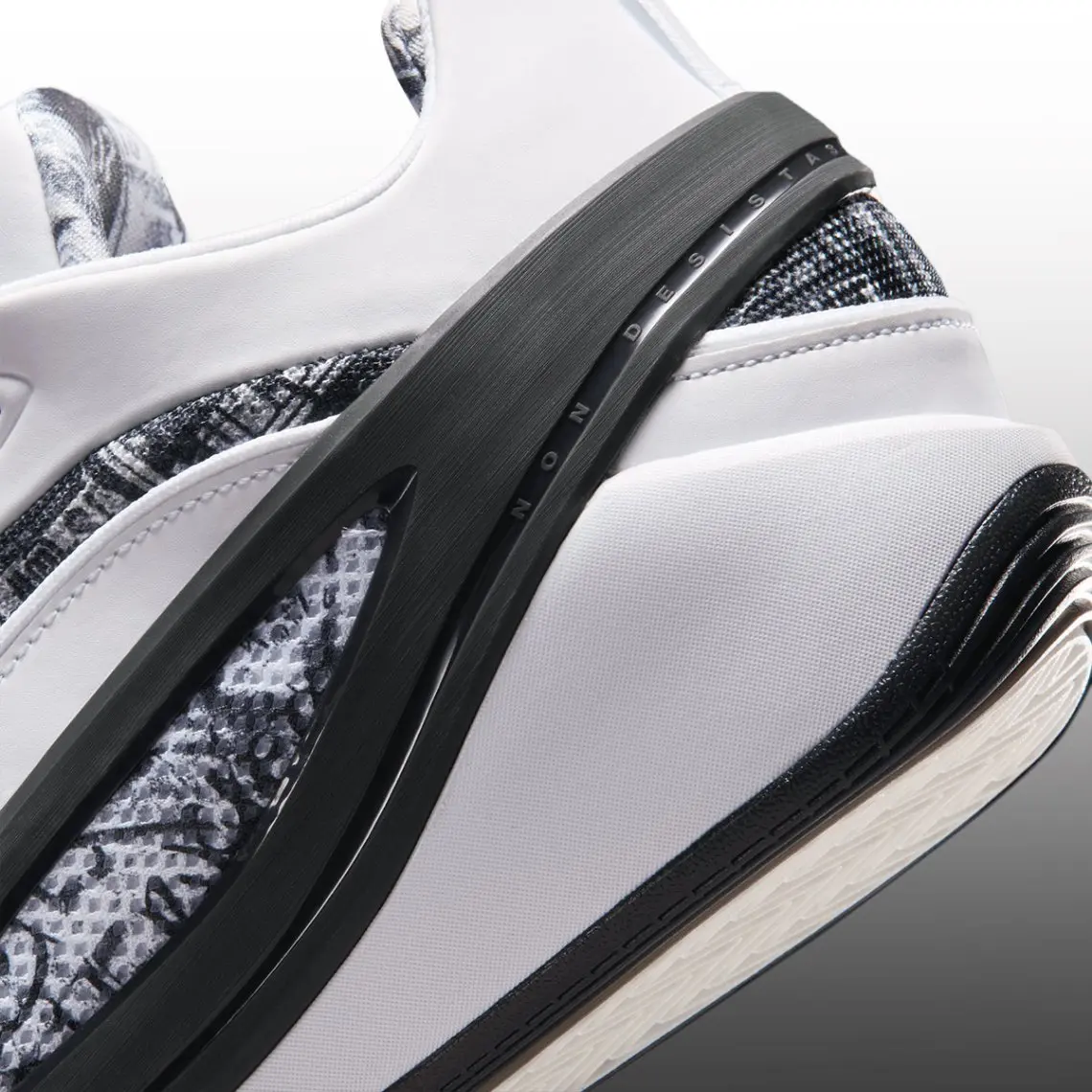 Alternative view of Giày Nike Luka 5 ‘Graffiti’ IR0963-100